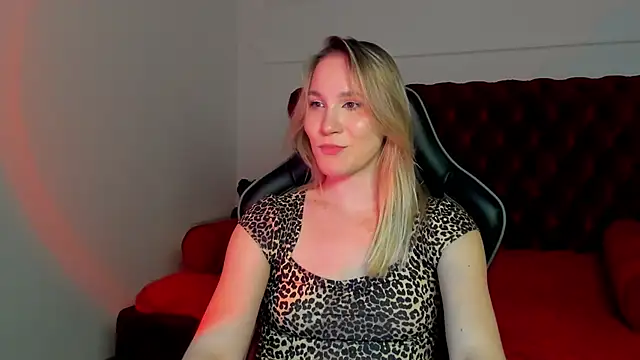 ElaraVoltage Chat XXX in diretta