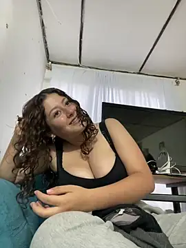 Amber_rosse_outdoors: διαδικτυακό σόου στην κάμερα