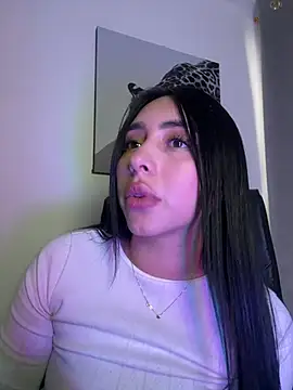 isabella_jade Adlı Modelin Canlı XXX Sohbeti