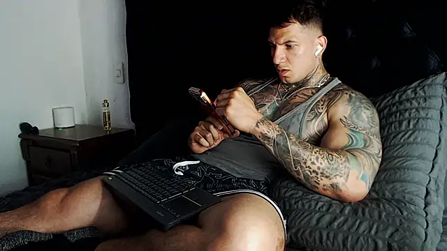 Czat XXX na żywo – Shane_Clay