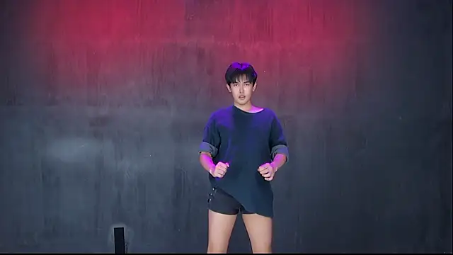 Queen-Vibe Webcamshow