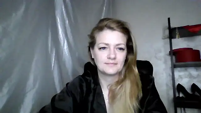 SeedneySiのライブXXXチャット