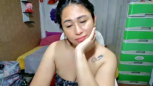 Živý XXX chat Filipina_Desire