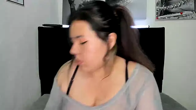 LinaBrowm Chat XXX in diretta