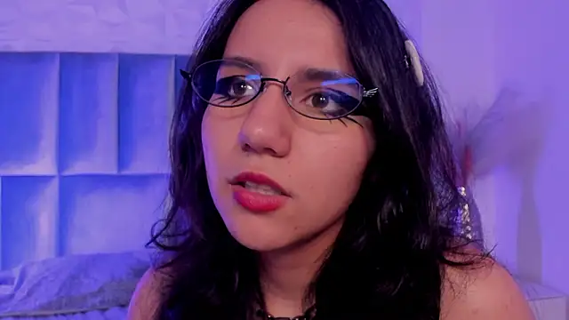 XXX chat uživo modela HollyPeach