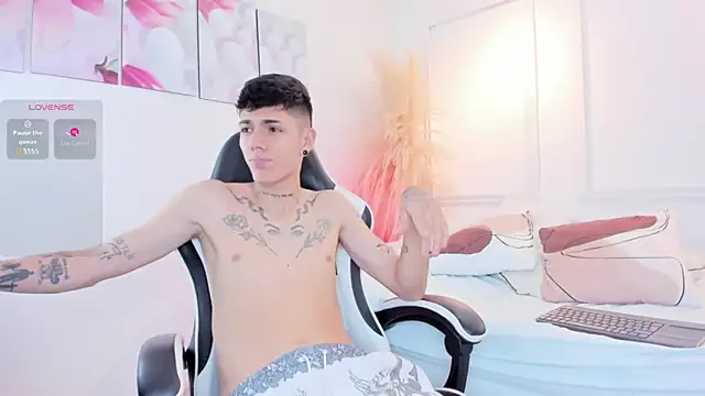 Tommy_valverde Pertunjukan Webcam