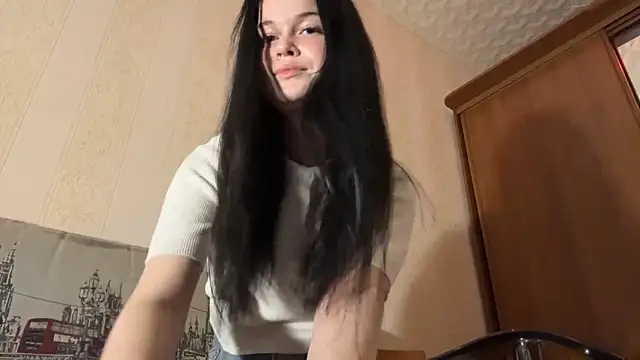 BellaLuxury live XXX chat