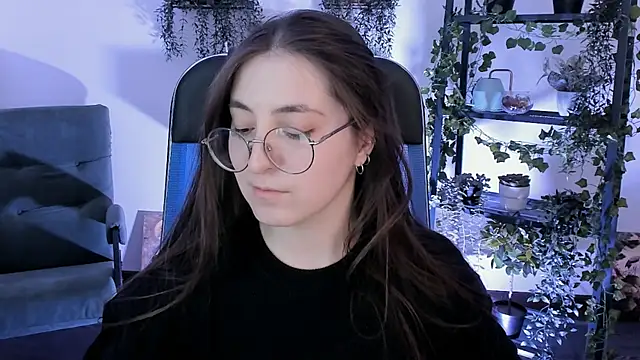 VirtuallVoyant's Live XXX Chat