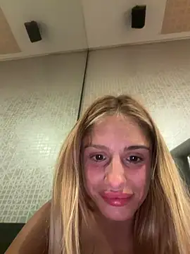 Онлайн чат XXX SophieVJ