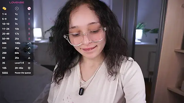 Chat +18 de HannaHayles ao vivo