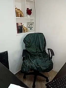 Chatroom XXX en direct de jaade_doll