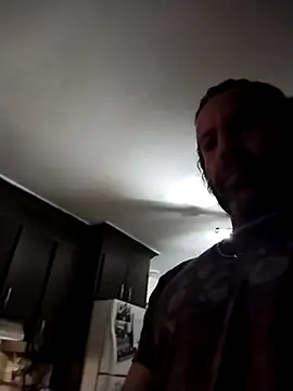 AceticPinscher 即時 XXX 聊天