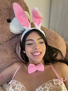 Chat +18 de ZaraLuuv ao vivo