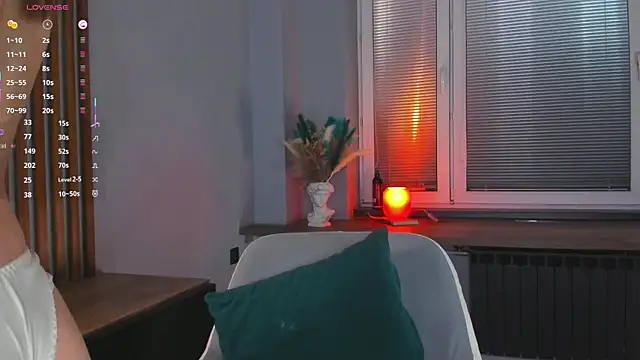 OssieCrews live XXX chat