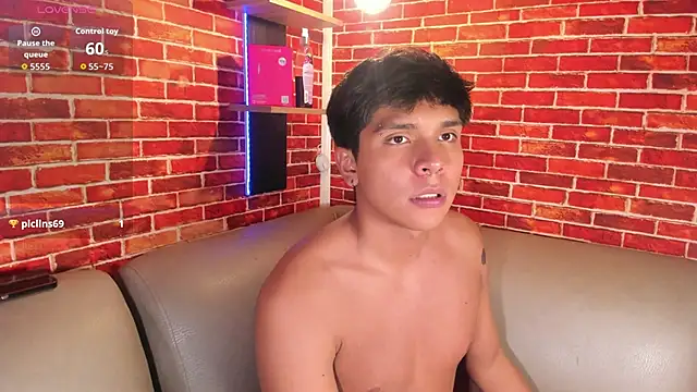 Show modela Thiago_Kozak na web-kameri