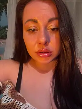 DaisyStreet Adlı Modelin Canlı XXX Sohbeti