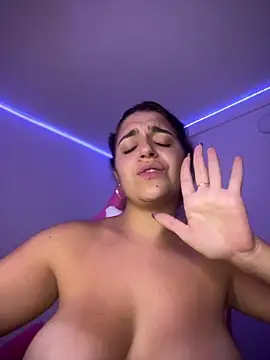 Alice777_ Adlı Modelin Canlı XXX Sohbeti