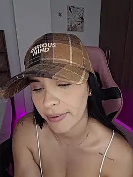 heyshaa's Live XXX Chat