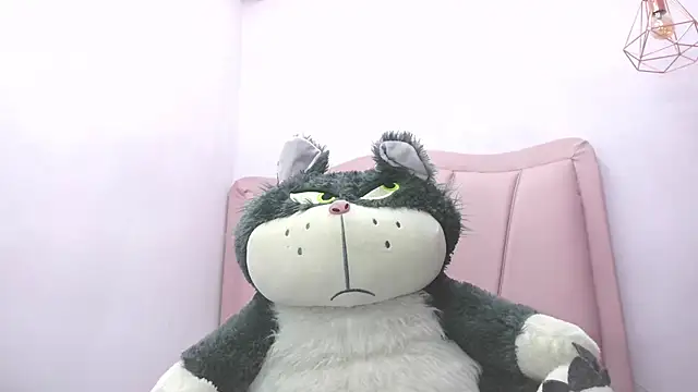 valeriacute18 élő XXX-chatje