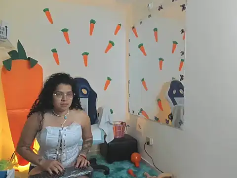 alexa-cooper- Adlı Modelin Canlı XXX Sohbeti