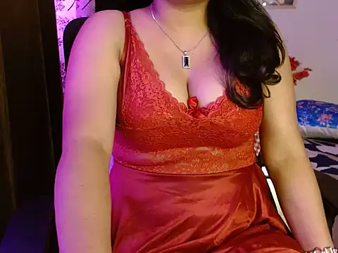 Pyari_zara Adlı Modelin Canlı XXX Sohbeti