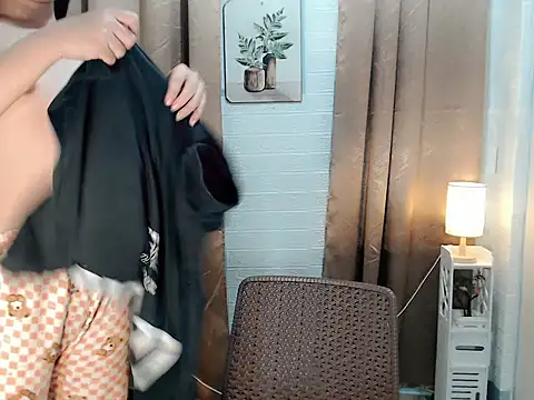 Naughtyxhuntress Show in webcam