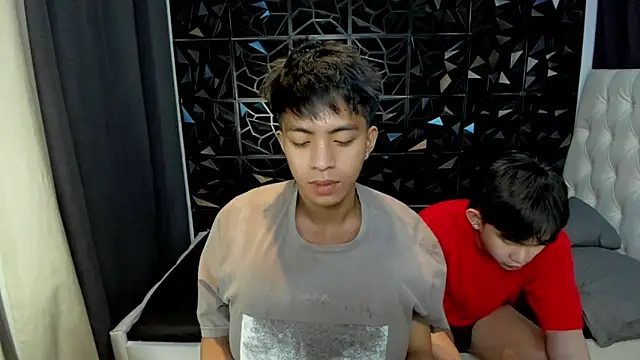 Show modela davincihugecock na web-kameri