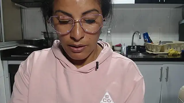 kateleyagrey's Live XXX Chat