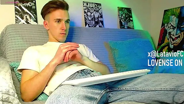 Midnighter_ 网络视讯表演