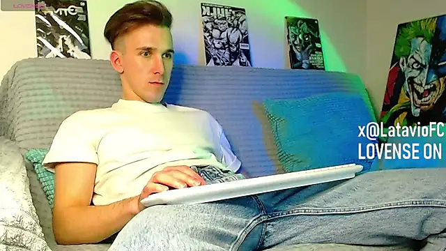 Chat XXX en directo de Midnighter_