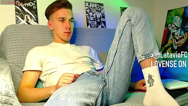 Midnighter_ 网络视讯表演