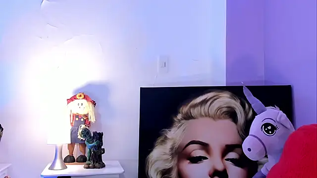 Chat XXX ao vivo de Charlotte11-11