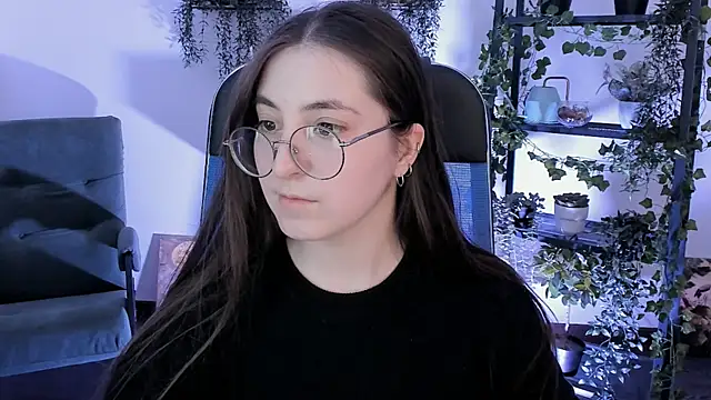 VirtuallVoyant's Live XXX Chat