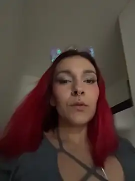 Amelie-RedHoney's Live XXX Chat