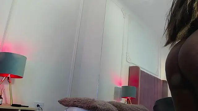 دردشة LiaTrainor الجنسية المباشرة