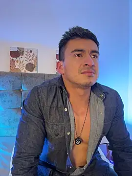 Chris_Clarck Adlı Modelin Canlı XXX Sohbeti