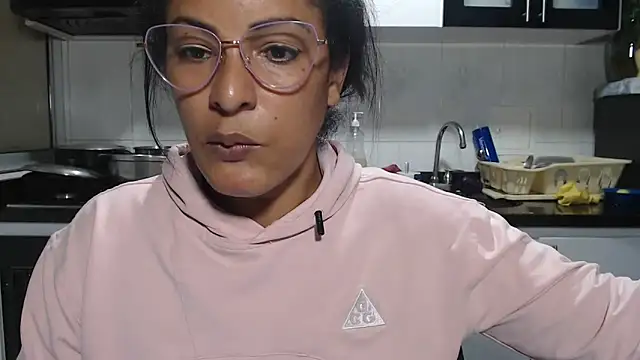 kateleyagrey's Live XXX Chat