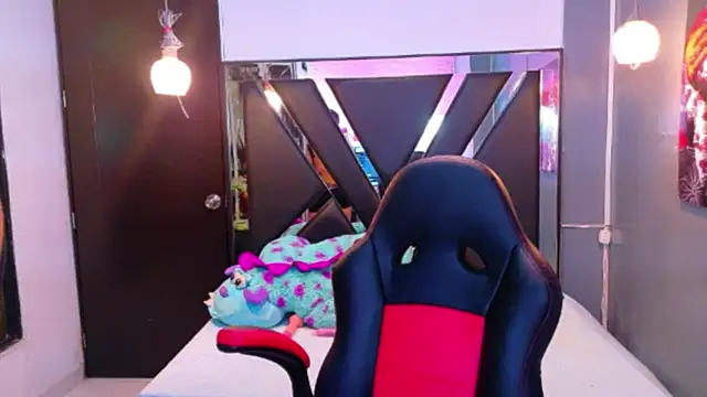 Pokazy przed kamerką – IsaacNovaa