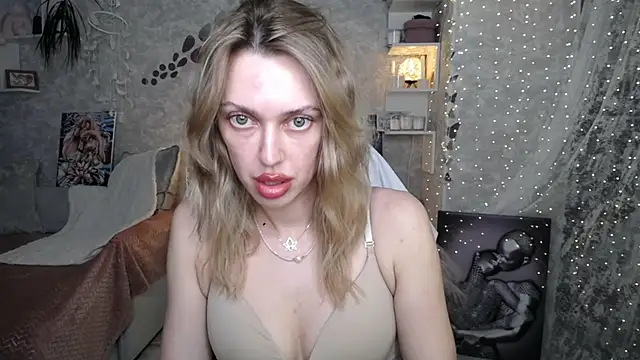 NickyAdamidi Adlı Modelin Canlı XXX Sohbeti