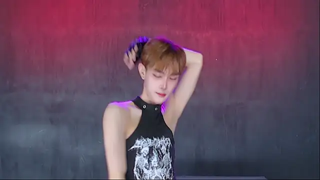 XXX chat uživo modela Queen-Vibe