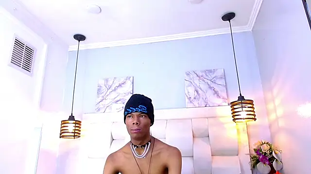 Santiago_Ortiz_: διαδικτυακό σόου στην κάμερα