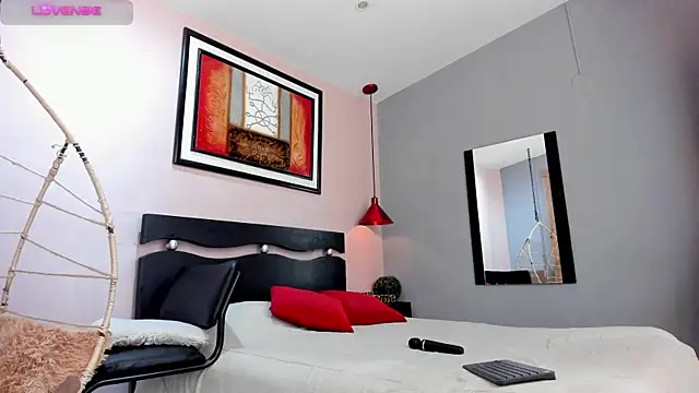 _sofia_cruz Adlı Modelin Canlı XXX Sohbeti