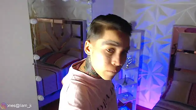 XXX chat uživo modela Jonesliam23