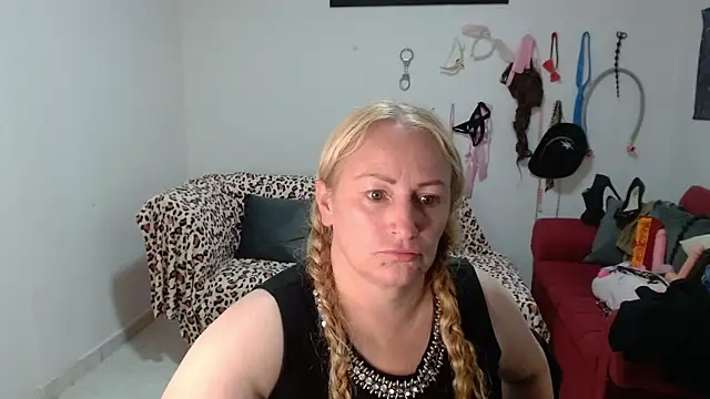 Živý XXX chat emperabigbootybigass