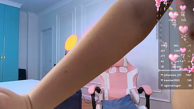 millaa_bella élő XXX-chatje