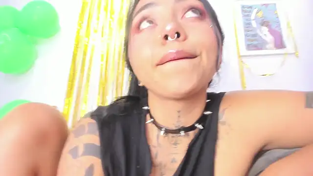 miss_soffi_ élő XXX-chatje