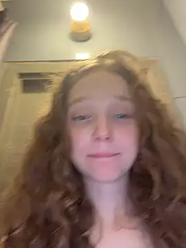 outside_rosy's Live XXX Chat