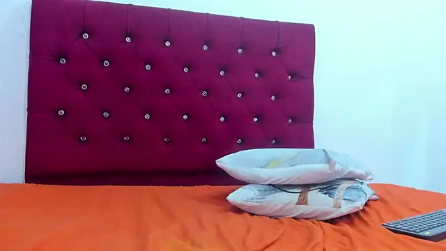 Chatroom XXX en direct de Anggie_Miller