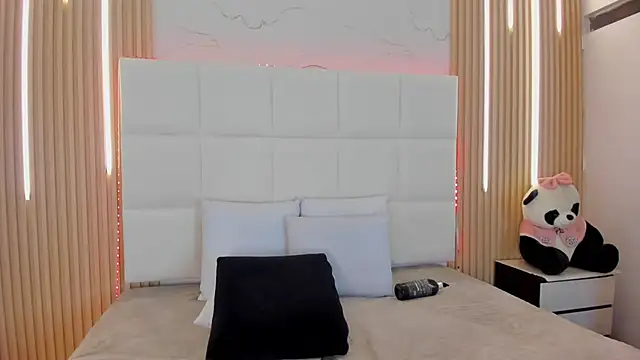 abril_snow Adlı Modelin Canlı XXX Sohbeti