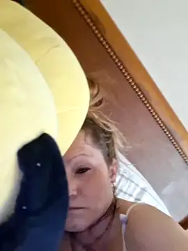 beeeuhh Adlı Modelin Canlı XXX Sohbeti